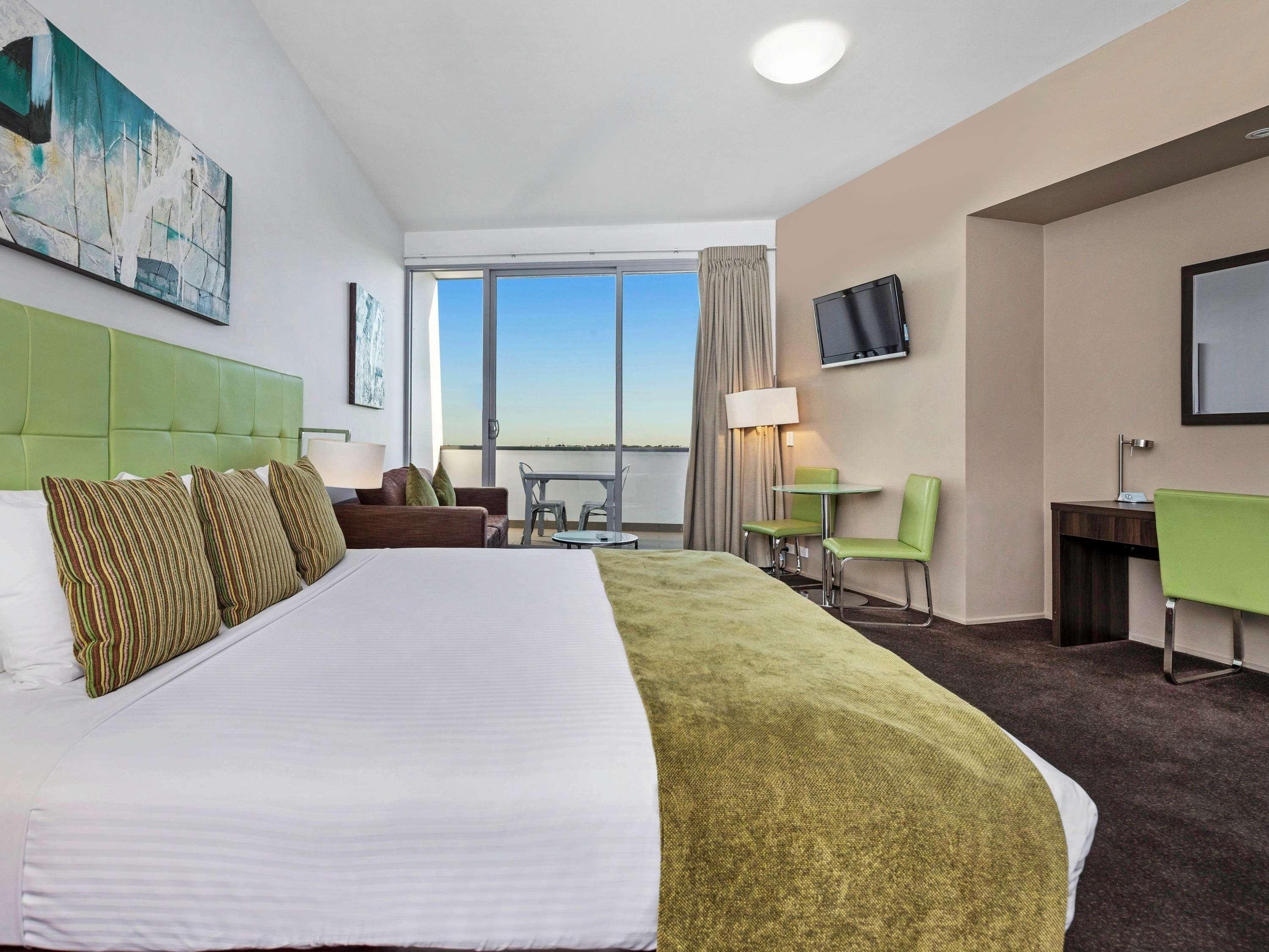 Mercure Melbourne Керолайн-Спрінгз Екстер'єр фото